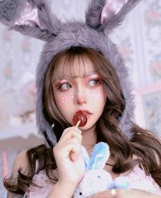 明星吃瓜韩安冉视频,明星互动揭秘娱乐圈幕后真相