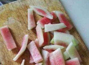 吃瓜会食物中毒么视频,吃瓜也能中毒？揭秘食物中毒的惊人真相