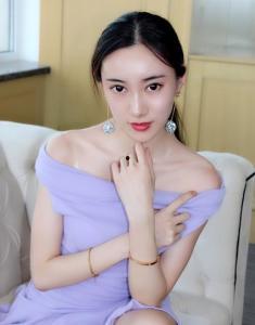 辽宁王艺霏吃瓜视频,揭秘娱乐圈幕后故事