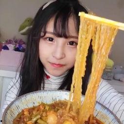 条子吃瓜视频,揭秘“条子吃瓜”视频背后的热点事件与网络现象